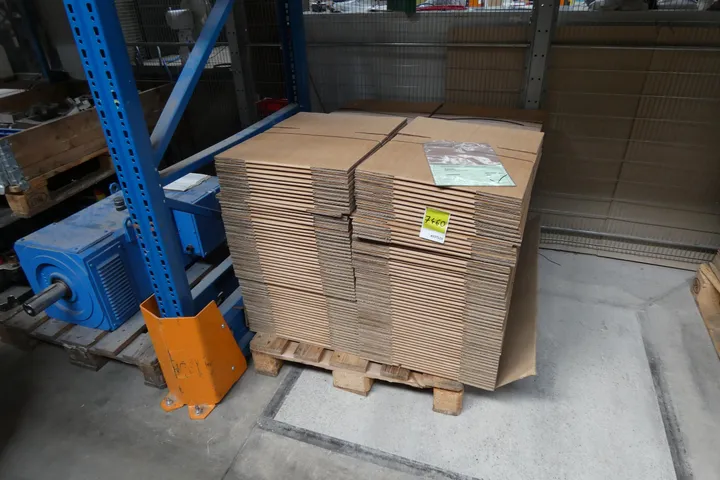 Konvolut WPK Faltschachtel 345x225x220 Texas Umfang: Palette mit Inhalt